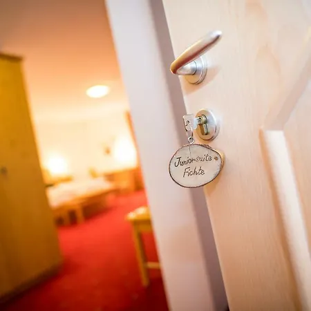 Zum Hotell 3*