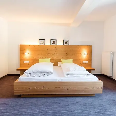 Zum Hotell